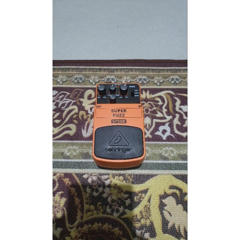 Behrunger SF 300 Super Fuzz