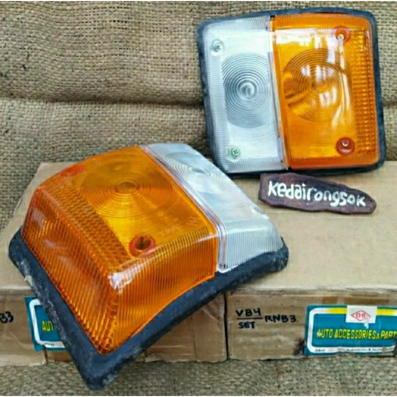 lampu sein ceketer colt diesel T210 T200 - kondisi karet udah jelek mika kurang mulus -..imitasi lam