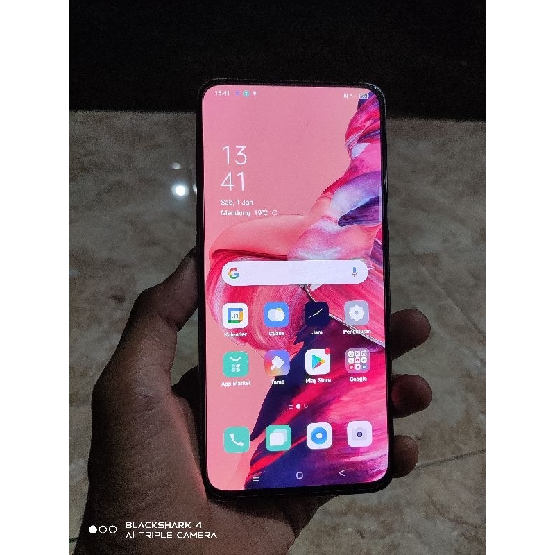 Oppo Reno 2 sirip hiu
