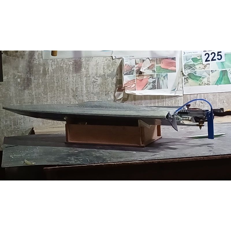Rc boat V Hull carbon kevlar