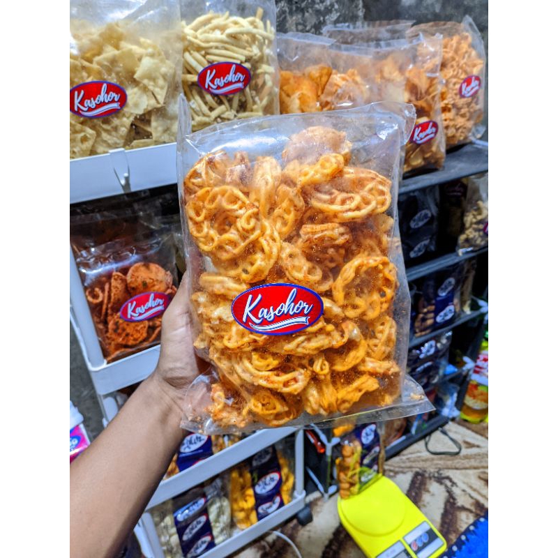 

Makanan Ringan Snack Sebring Seblak Kering Kerupuk Rafael Pedas Kasohor Cemilan Murah