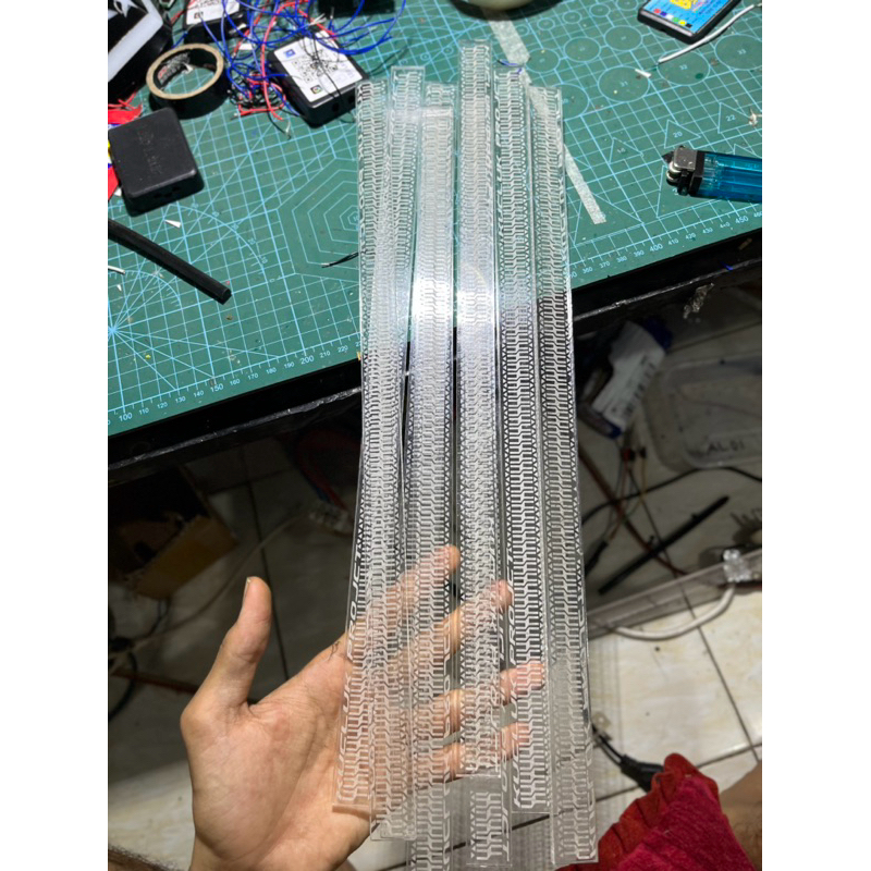 

akrilik gravir 5mm UK 40cmx2cm || UNIVERSAL