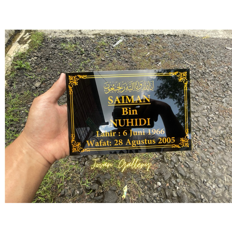 Kijing / batu nisan kuburan / papan nama kuburan