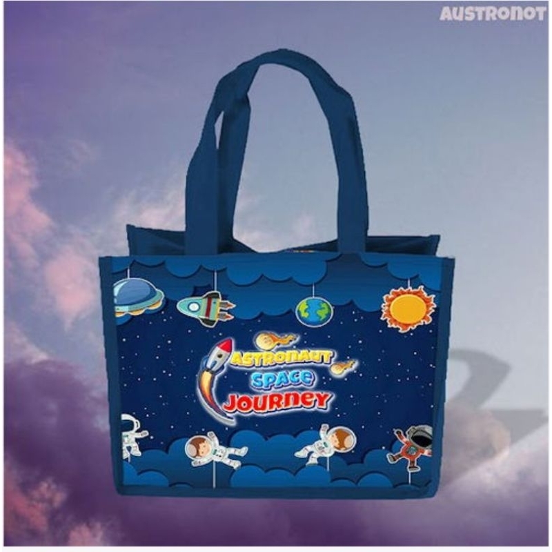 

Goodie bag ulang tahun astronot/ tas souvenir ulang tahun karakter astronot tebal kuat dan menarik