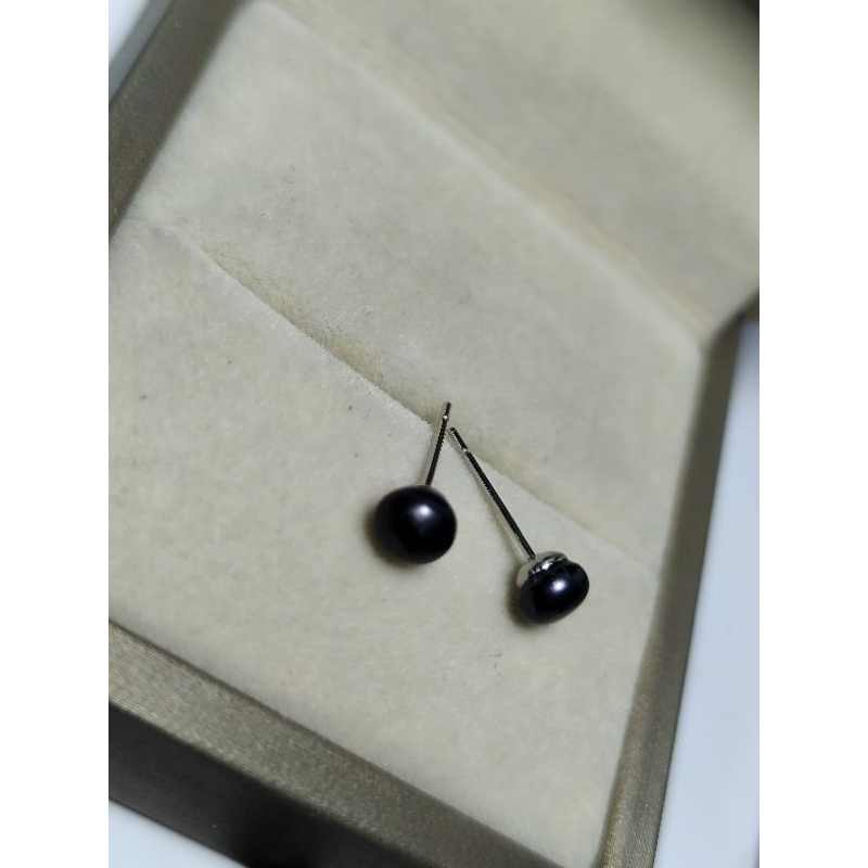 Giwang Mutiara tawar Hitam mungil