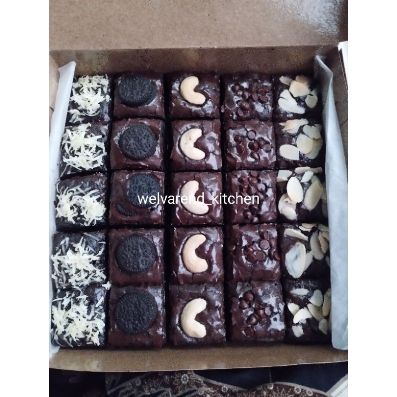 

fudgy brownies mix topping size 20x20