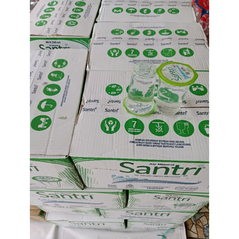 

Promo Air Mineral Santri Gelas 240ml isi 48pcs