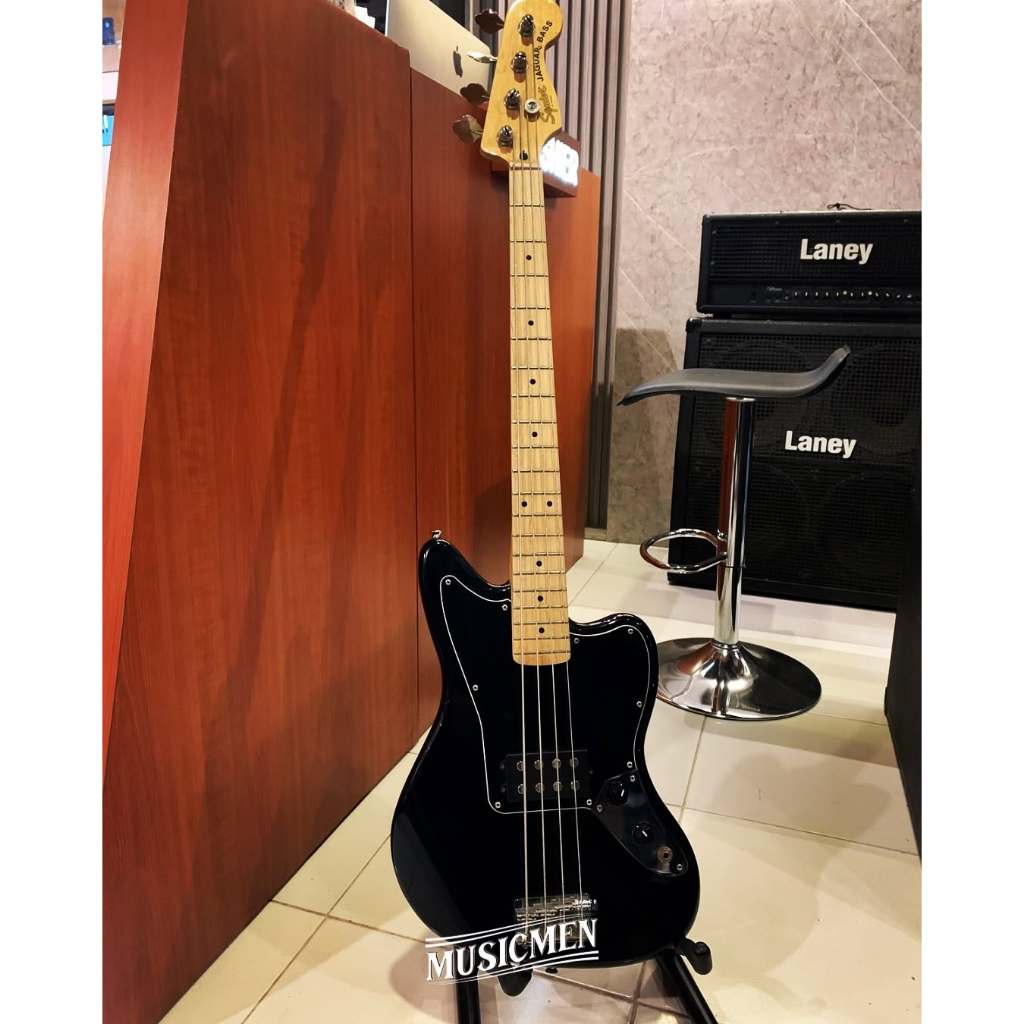 Squier Jaguar Bass Affinity  Good Condition Upgrade FAD Pickups