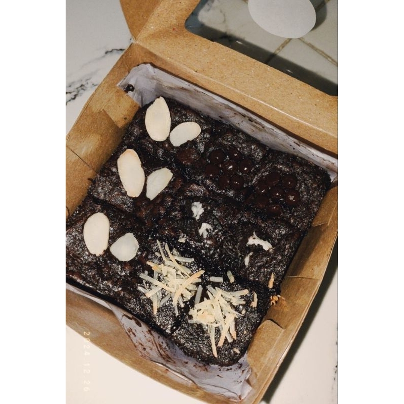 

D'fudgy brownies || Fudgy Brownies with 70% dark chocolate | fudgy brownies home made | fudgy brownies sekat