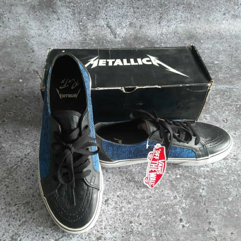 Vans Escuela x Metallica Robert Trujillo