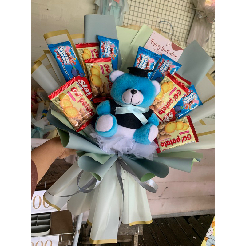 

Buket boneka wisuda mix snack random | Handbuket_astambul