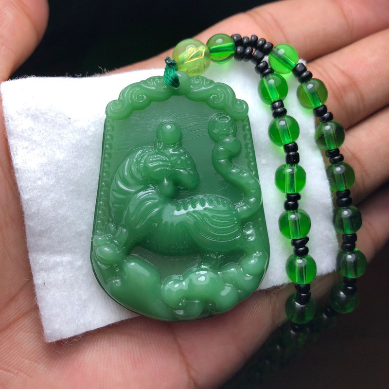 Kalung Liontin Batu Giok Asli Kualitas Terbaik A+ Barang Tua/Lama Motif Harimau/Macan