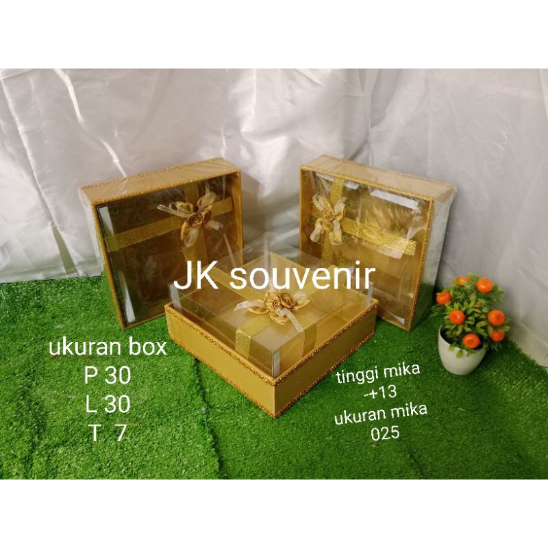

kotak hantaran seserahan satuan kue/tempat kado warna gold
