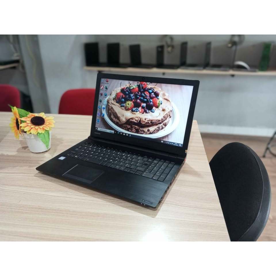 laptop second layar 15 inch Toshiba B55 intel i5 nominus murah
