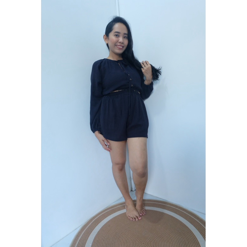 Jumpsuit Wanita Hitam Lengan Panjang