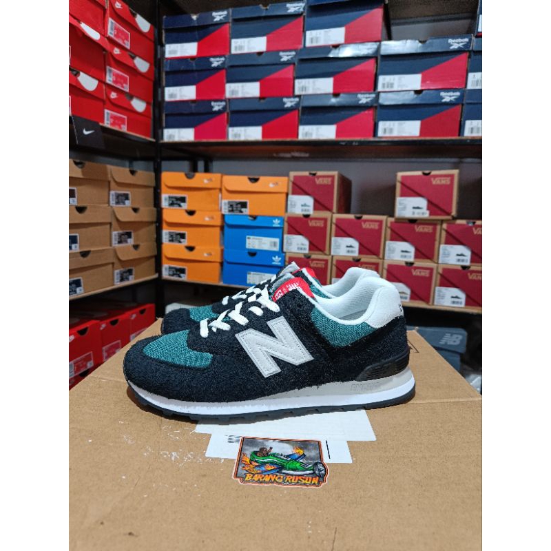 New Balance U 574 MGH Black Grey Original Resmi