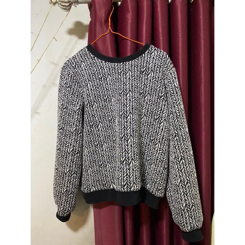 sweater benang jarum preloved