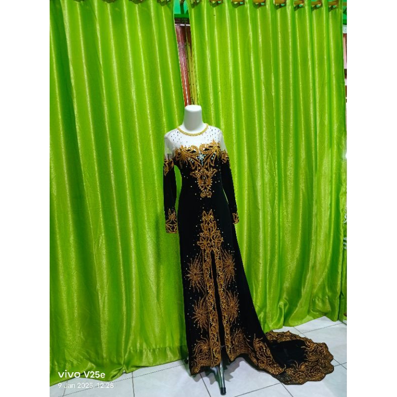 Kebaya  pengantin bludru preloved