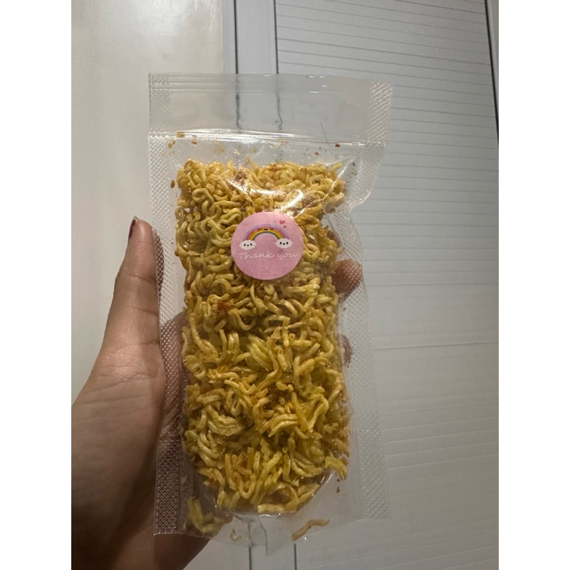 

mie pedas dan asin gurih