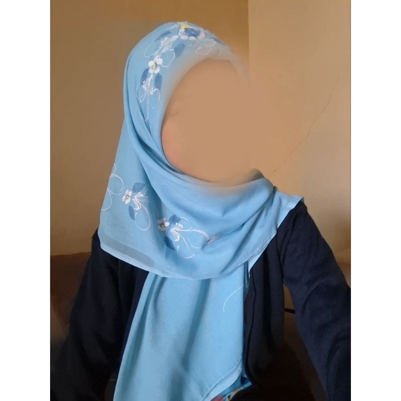 [PRELOVED] KERUDUNG SEGI EMPAT PARIS JADUL MOTIF BUNGA TIMBUL WARNA BIRU MUDA