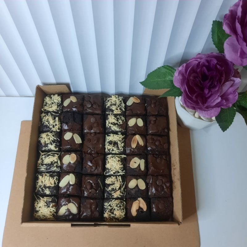 

Fudgy Brownies Topping Mix 3