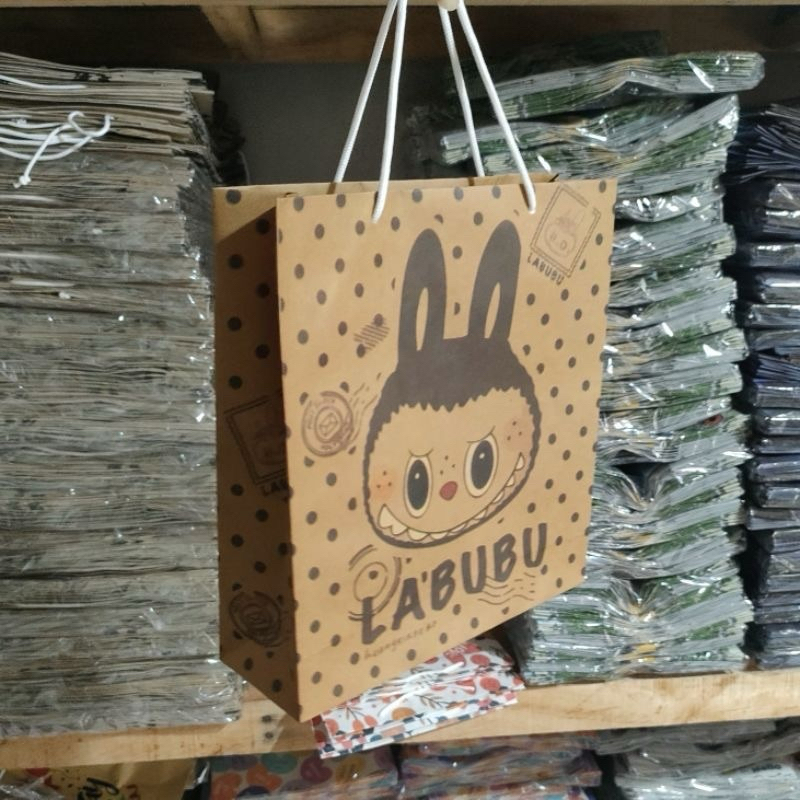 

Paper Bag Kado Super Mario Bros Lusinan Isi 6 ,12 pcs Ukuran 21×7×24 cm