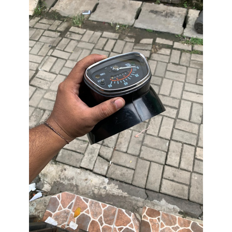 BATOK DAN SPIDOMETER CD ORIGINAL