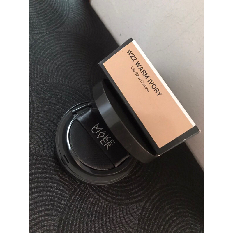 MAKEOVER Hydrastay Lite Glow Cusion-W22