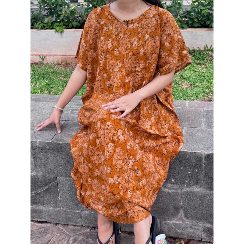 Gaun Batik Wanita Lengan Pendek