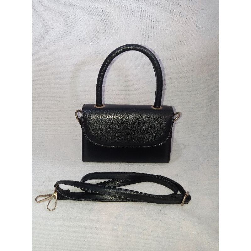 Preloved Tas Wanita Sling Bag Hitam