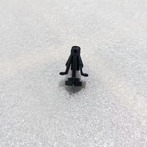 klip kancing grill bemper retainer mobil nissan