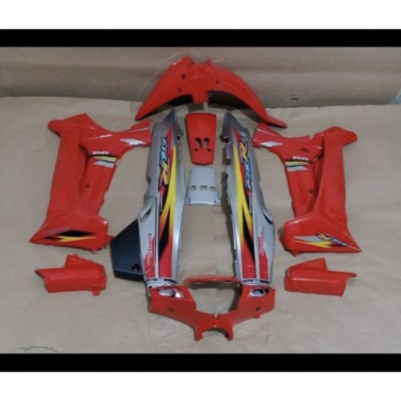 PAKET BODY HALUS YAMAH FIZ R / VEGA R LAMA FULL SET SILVER MERAH + STRIPING