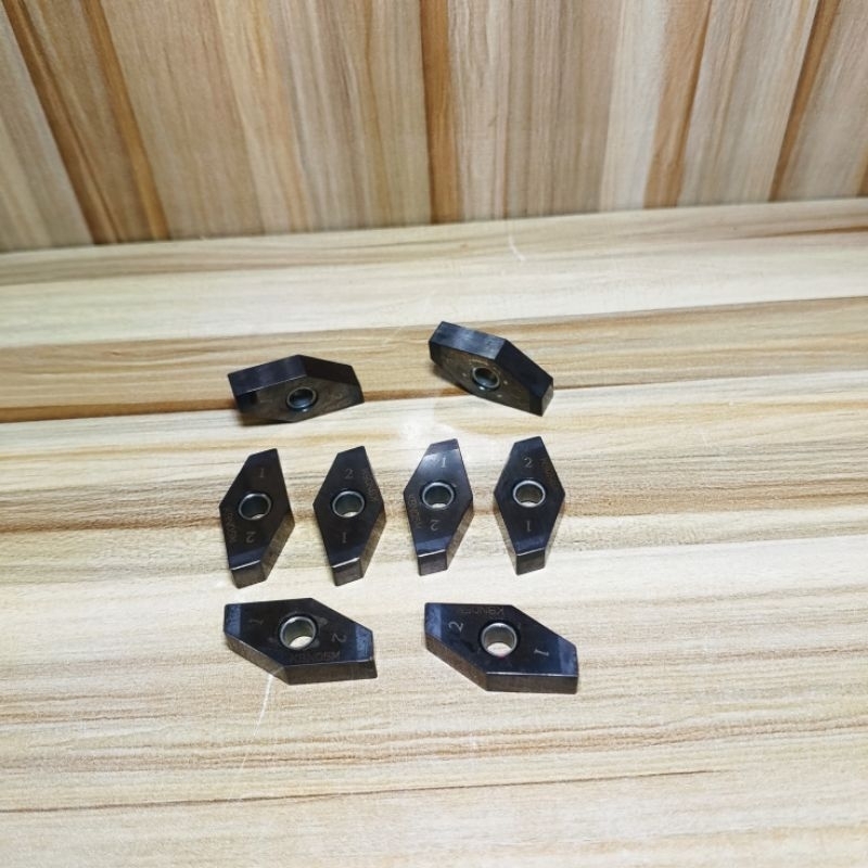 Insert bubut CBN VNGA15 diamond untuk material keras mata pahat pisau bubut CBN seken