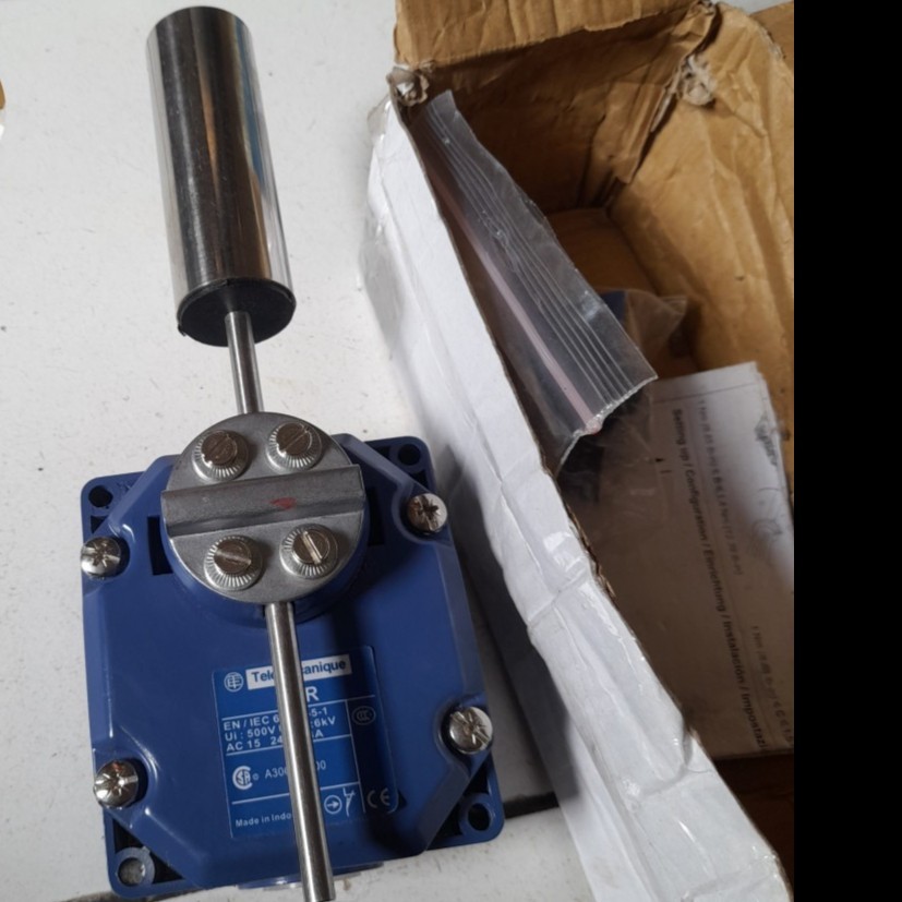 LIMIT SWITCH TELEMECANIQUE XCR A300-Q300 LIMIT SWITCH XCRT315 TELEMECANIQUE XCR T315