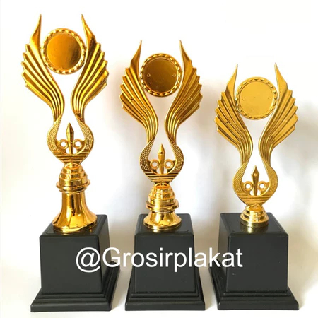 Piala 1 Set Emas
