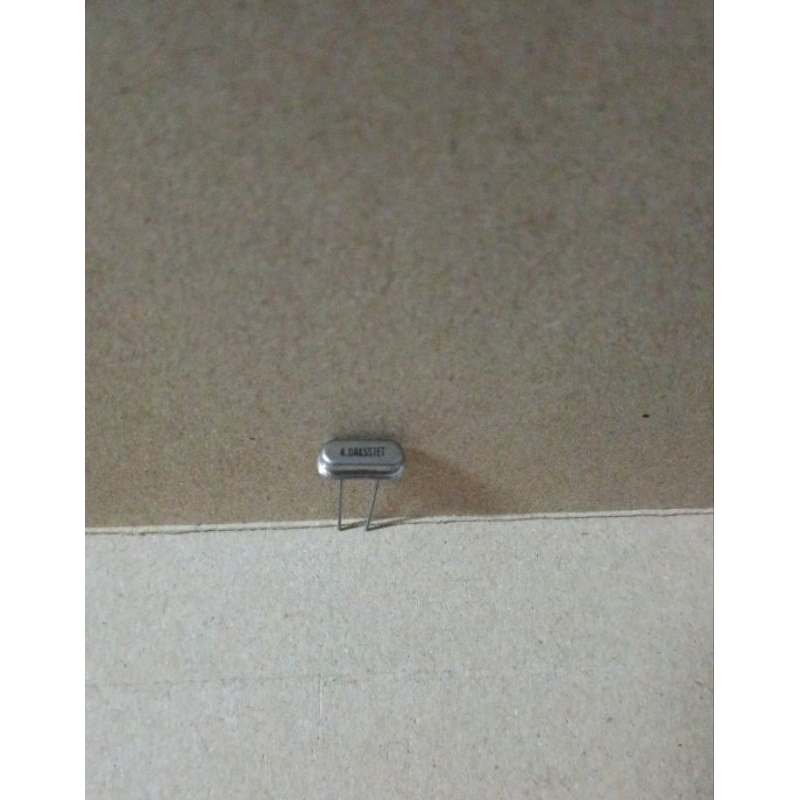 9475 xtal kristal crystal 4mhz 4000mhz 4.000mhz 4 4.000 4000 mhz