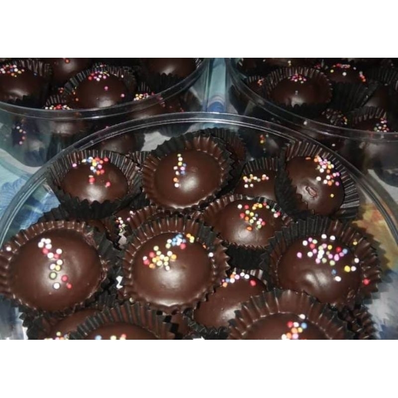 

Kue coklat lumer special 1 toples ( uk.500 gr)