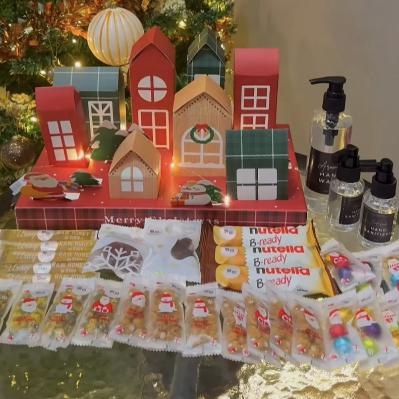 

SANTA VILLAGE PACKAGE / CHRISTMAS HAMPERS/ HAMPERS NATAL