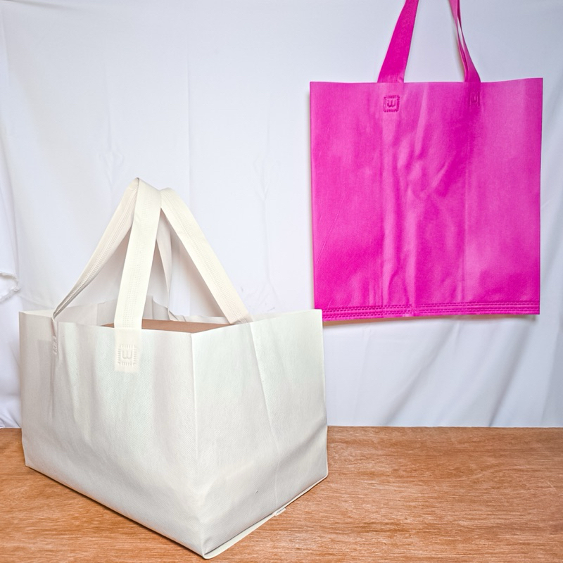

Goodiebag Bakeri 33x21x33 Tas Spunbond Cake Lipat Samping