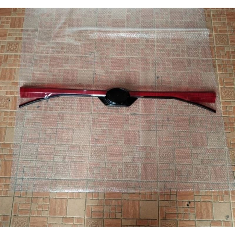 mika lampu bagasi belakang toyota Avanza Veloz 2021