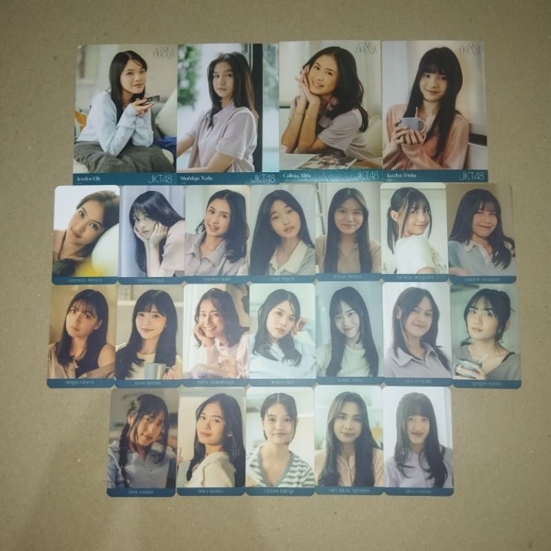 

Merchandise Kalender JKT48 Official 2025
