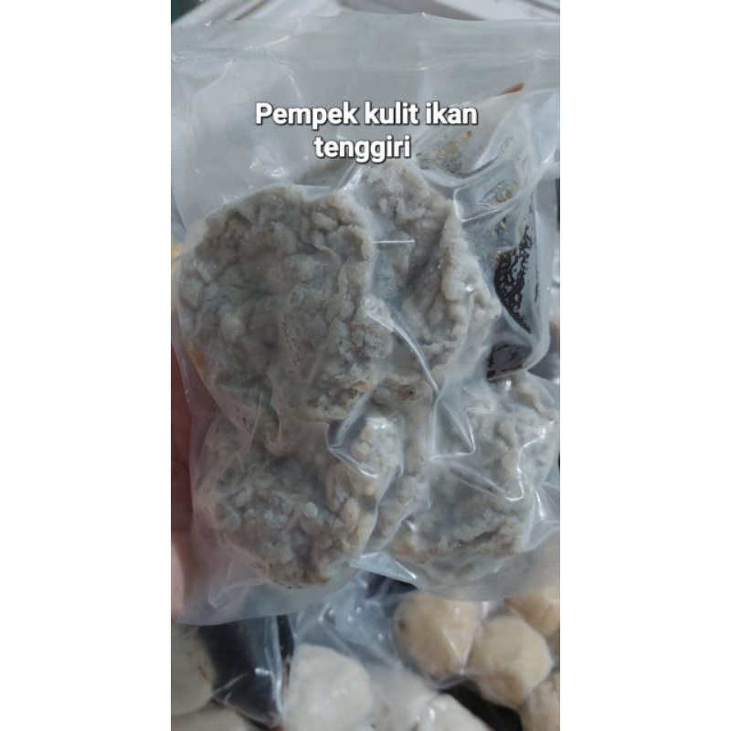 

Pempek kulit ikan tenggiri isi 8 keping