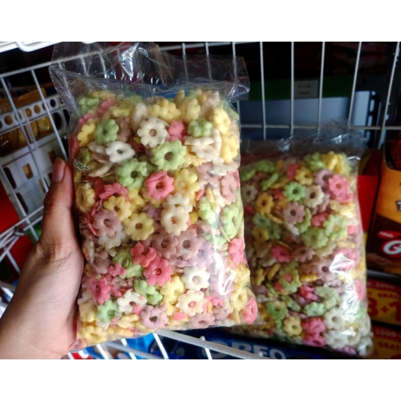 

Ajisan Sakura Ribut Warna Warni 250 Gr - Rainbow Snack Camilan Jajanan Viral