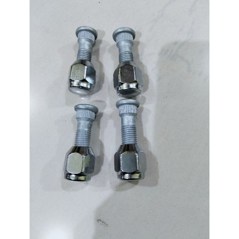 4 pcs Baut+4 pcs Mur Roda (Radial) Avanza Xenia  ORI