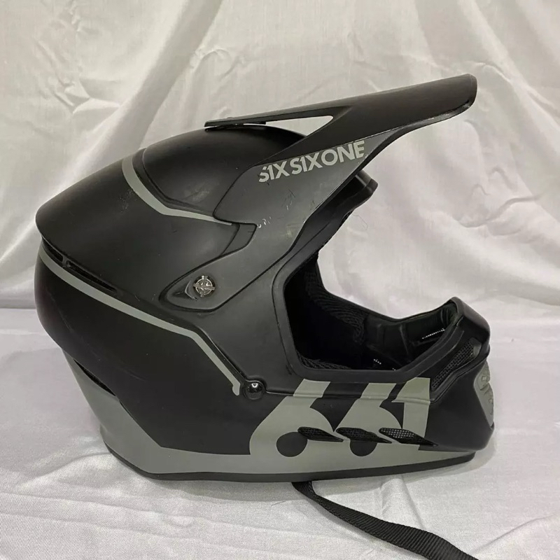 Sixsixone Reset size M