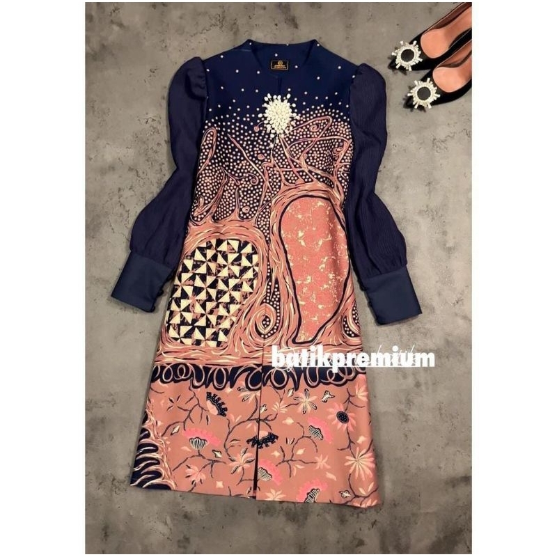 Tunik wanita Batik Solo Andini Lapisan Trikot Solo