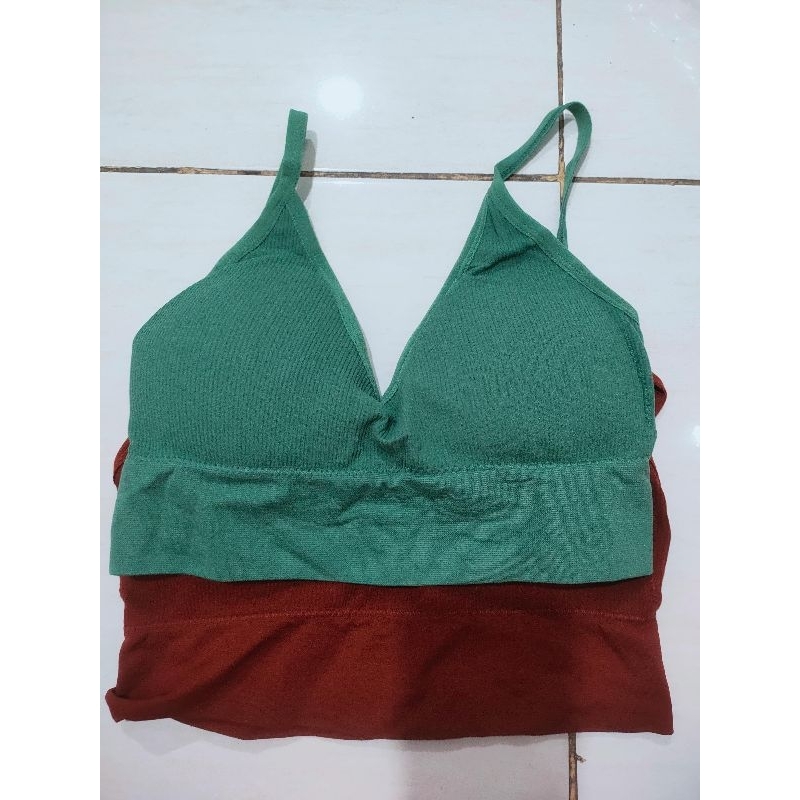 Set bra warna hijau dan merah