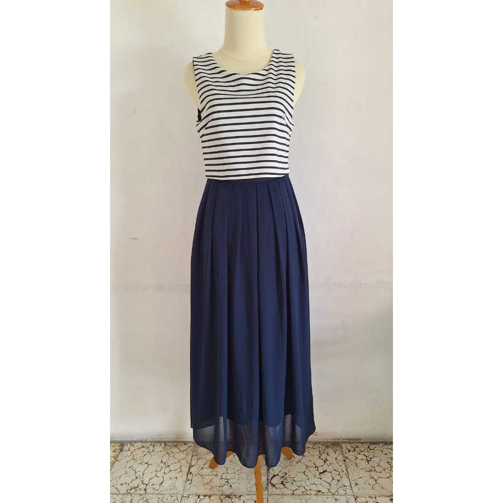 Dress/Gaun Panjang Tanpa Lengan Warna Biru Dongker Preloved 07