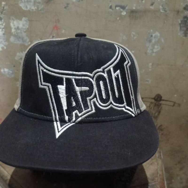 TapOut Sz S - M kondisi terbaik