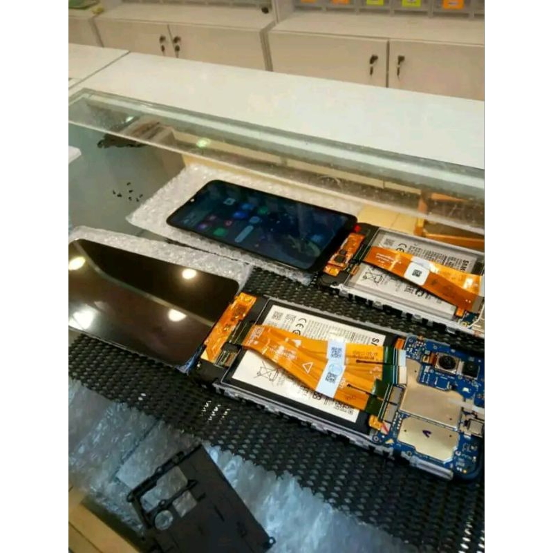 ganti LCD sekarang bayar NANTI